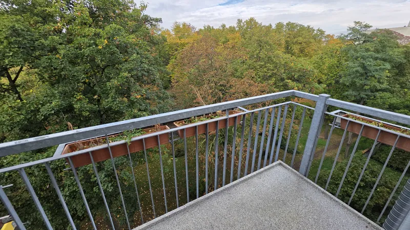 Drei Balkone - Ost und West - 2 Bäder - Grünblick - san. Altbau - In-Kiez — photo 1